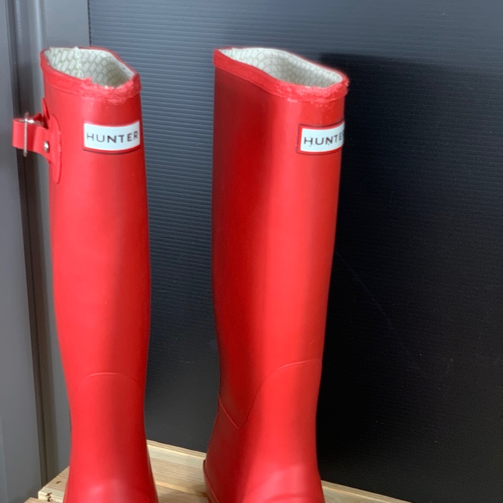 Hunter boots Size 7 Red Color